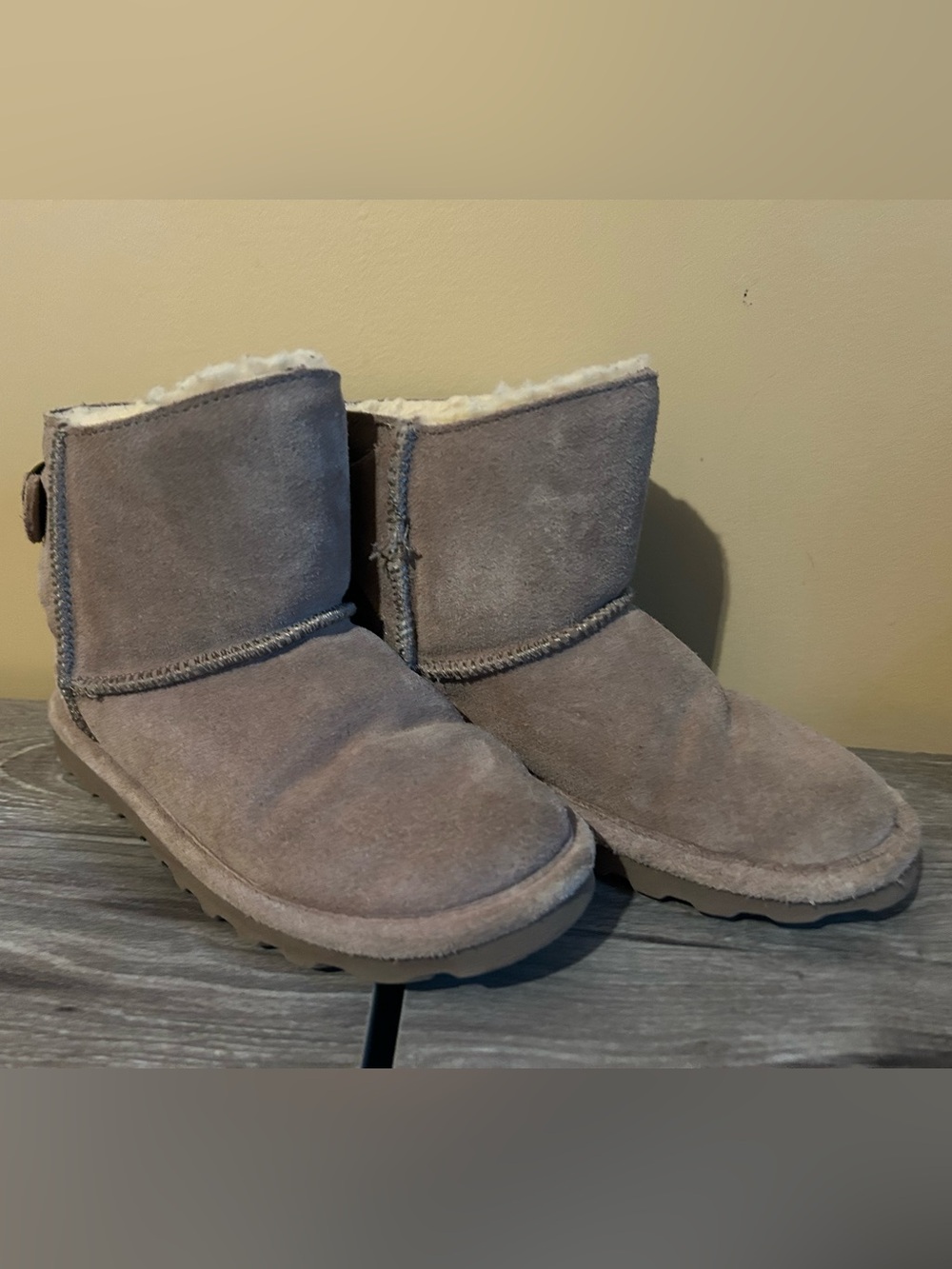 BearPaw Short Shearling Lined Boots - Taupe Gray